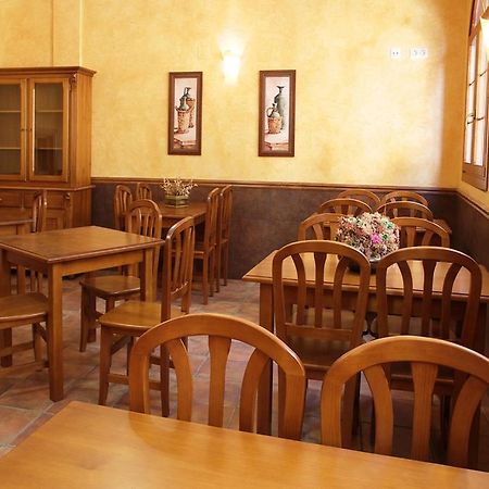 Hostal Villa De Navarrete Esterno foto