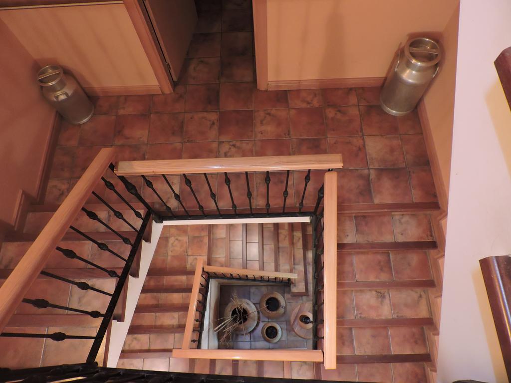 Hostal Villa De Navarrete Esterno foto